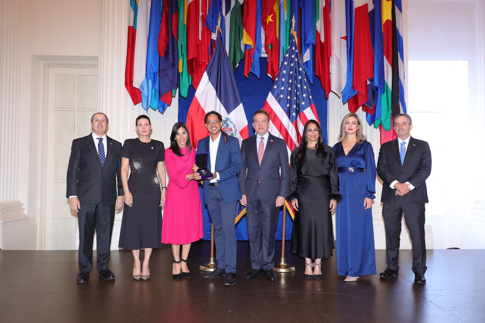 Fotografía 04 de la ceremonia de reconocimientos de Semana Dominicana 2026