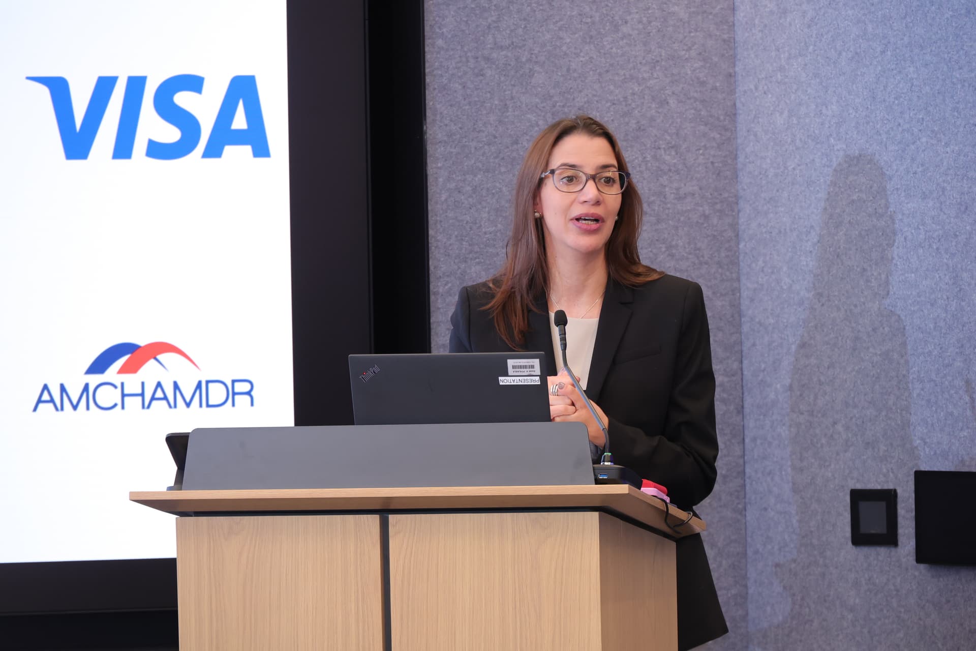 Fotografía 08 de la actividad de AMCHAMDR y Visa en Nueva York