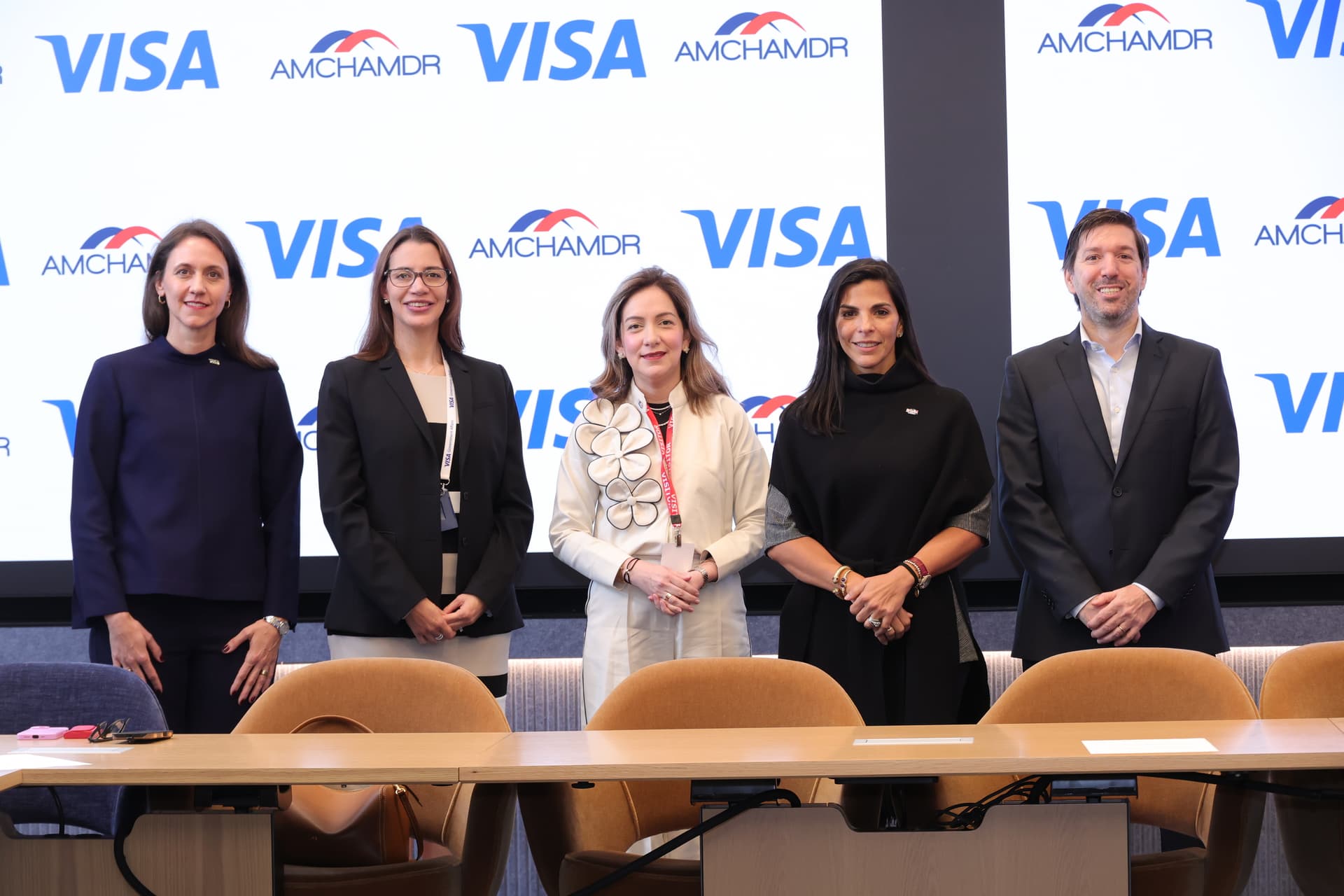 Fotografía de la actividad de AMCHAMDR y Visa en Nueva York
